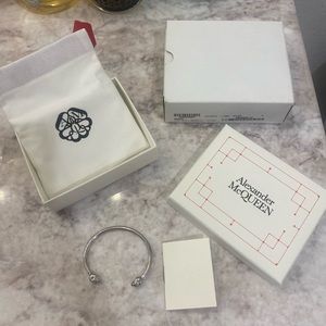 Alexander McQueen Twin Skull Bracelet Bangle Size S Silver $220